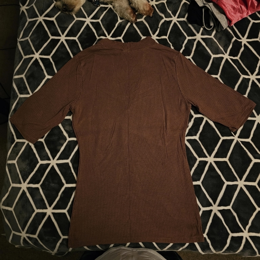 Brown Ribbed V-Neck Top - Picture 2 of 2